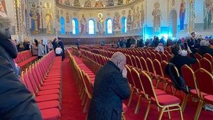 Cât a stat la coadă un român celebru la Catedrala Neamului: „Am trecut prin Sfântul Altar”