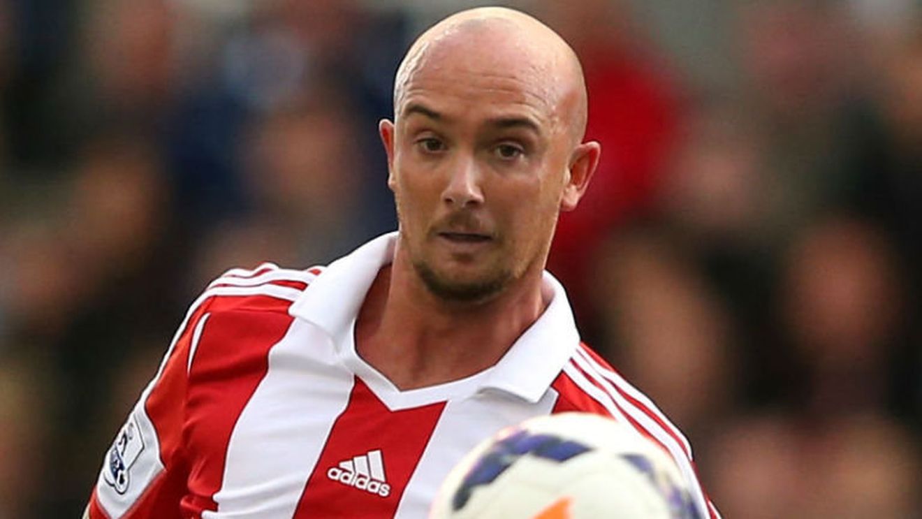 FOTO DUR | Accidentare groaznică în Premier League: Stephen Ireland a ieșit de pe teren cu gamba ruptă
