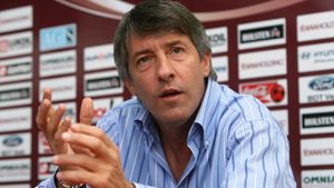 "La titlu se bat Dinamo și CFR! Steaua e cu un pas în spate!"