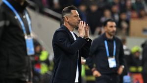 Transferul pe care Mirel Rădoi l-a făcut la Universitatea Craiova l-a convins pe Ilie Dumitrescu: „L-am remarcat aici, în studio. Are potențial”