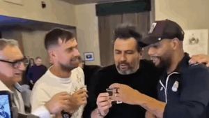 Gabi Tamaș e „Ronaldinho al șprițului” și i-a învățat pe Frey și pe Maicon cum se bea românește! S-a chefuit regește în Moldova la petrecerea „Dințosului”