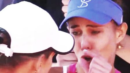 Mihaela Buzărnescu a izbucnit în lacrimi după ce a fost jignită de adversară la Melbourne! Scene fără precedent în tenis | VIDEO