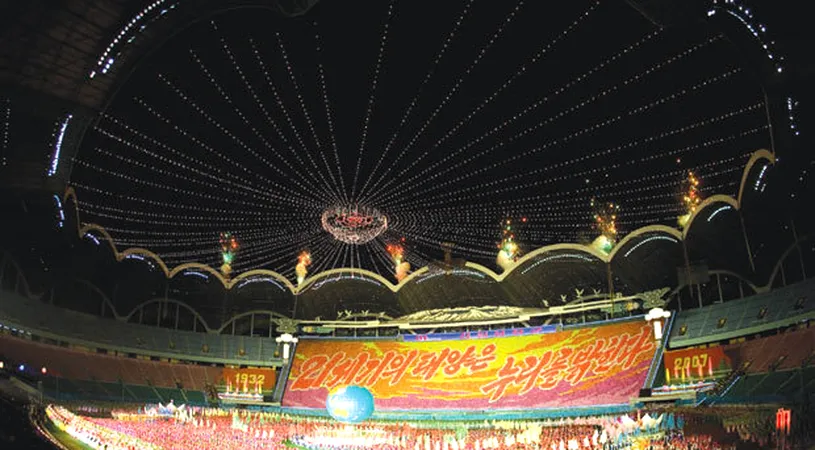 Arena unde comunismul e vesel și minte frumos!** Acesta e locul unde anual au fost sărbătoriți Kim Ir-sen, Kim Jong-il și unde de acum va fi erou Kim Jong-un, noul moștenitor