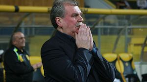 Dinu Gheorghe:** "Rapidul este mereu tratată altfel de "onoratele" comisii! Noi n-avem icre negre la oficială"