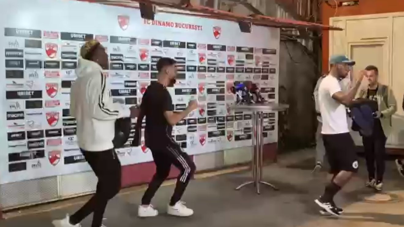 Jucătorii Universității Cluj au dat recital după promovarea în Liga 1! Cum au dansat în „Ștefan cel Mare”, în cea mai neagră zi din istoria lui Dinamo | VIDEO