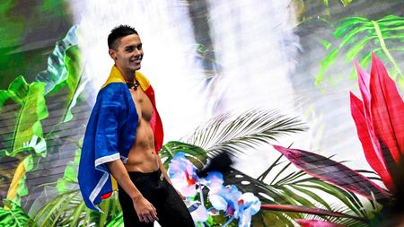 David Popovici se întoarce acasă, dar nu la Salonul Oficial: când are loc evenimentul special! Campionul României are escală la Istanbul, apoi se poate întâlni cu fanii români pe aeroport. EXCLUSIV