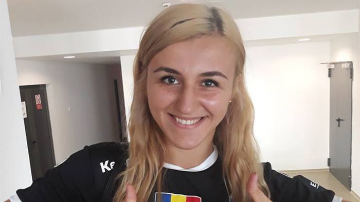 Excepțional! S-au licitat echipamente ale unor mari sportivi din handbal, rugby, kickboxing și fotbal în valoare de aproape 50.000 de lei pentru a ajuta Spitalul Județean din Suceava. Topul celor mai valoroase piese