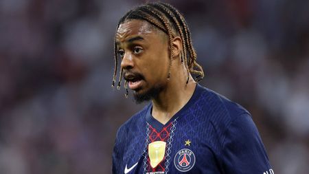 PSG vrea să transfere un star de la FC Barcelona în atac, dacă îl vinde pe Barcola