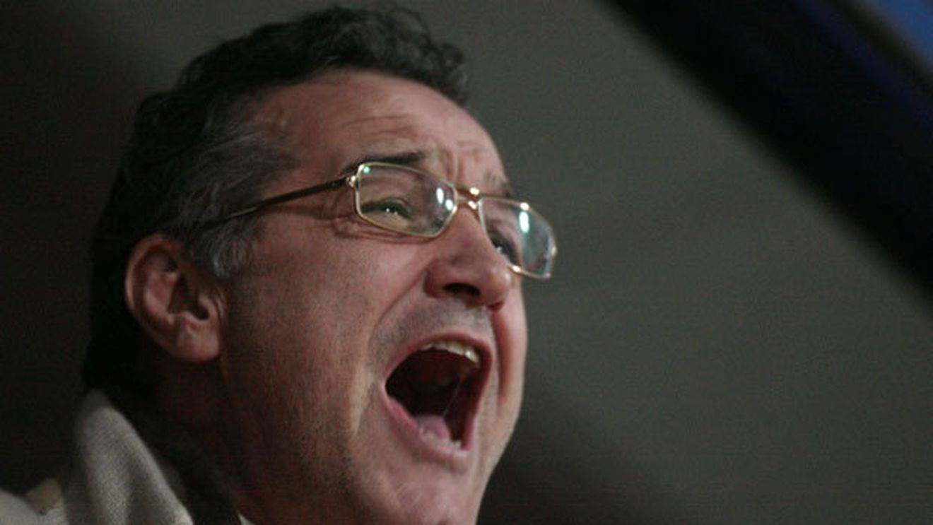 Spaniolii, uluiți de sarabanda antrenorilor de la Steaua:** "Becali a anunțat dictatura!"