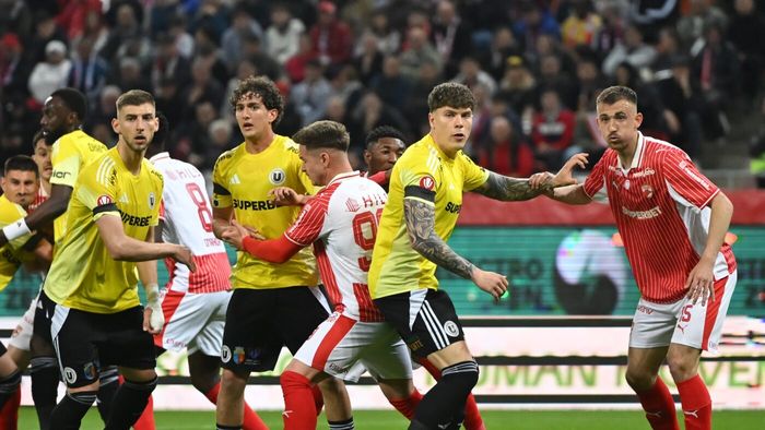 Coubiș a răbufnit când a fost întrebat despre transfer, după ce s-a vorbit de un interes al celor de la Genoa: „Nu ascultați ce se pune pe internet, că sunt toate prostiile”