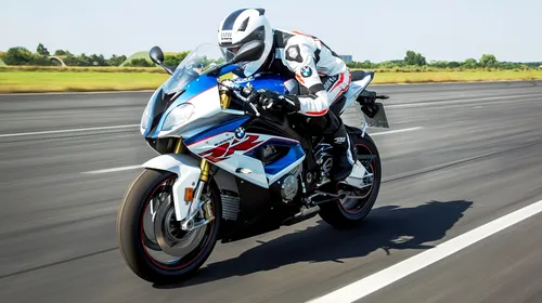 BMW Motorrad se implică în motociclismul de viteză din România. Parteneriat cu MotoRC pentru sezonul 2018
