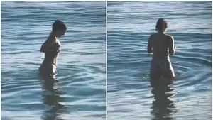 O jucătoare de tenis din România s-a dezbrăcat și a făcut baie la 8 grade Celsius! Cum a fost surprinsă în timp ce sfida temperaturile din termometre | VIDEO