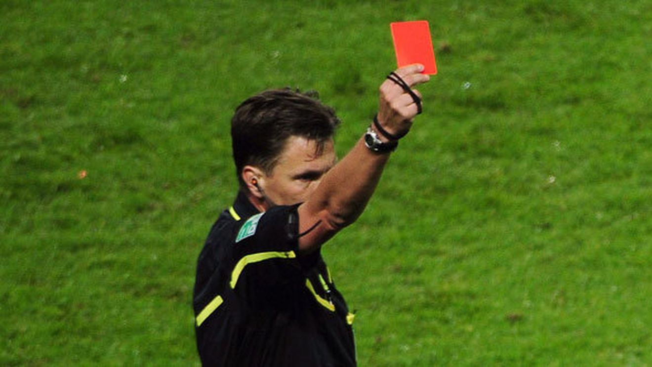 INCREDIBIL** Federația braziliană și un arbitru de fotbal au fost amendați cu 96 de milioane $! Vezi motivul!