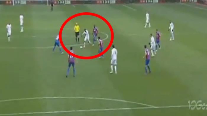 Execuție fantastică în Premier League. Mulți spun că ăsta e golul sezonului. VIDEO | Cum a catapultat Phillips mingea în vinclu, de la 40 de m
