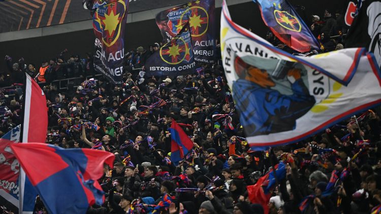 Ultraşii FCSB s-au răzbunat pe rivalii de la Rapid. Ce au lipit în jurul Arenei Naționale
