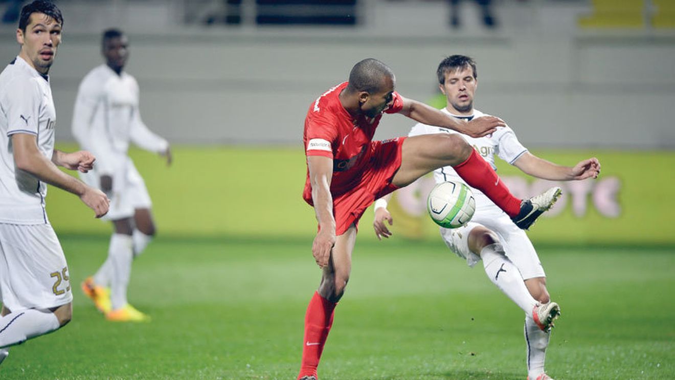 EXCLUSIV Joel Thomas le răspunde celor care îl văd ca și plecat din "Groapă": "Vă place, nu vă place, trei ani joc la Dinamo"