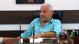 Ce relație are Giovanni Becali cu Dumnezeu, după ce a dezvăluit că a încălcat 60% din cele 10 porunci: „Pe Iisus Hristos îl am aici, înăuntru”. Cât ar mai trebui impresarul să trăiască pentru a îi putea fi iertate toate păcatele