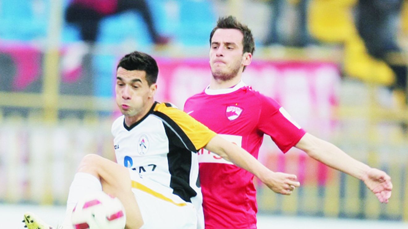 "Câinii", suspectați că joacă la cacealma:** au trimis ȘAPTE oferte OFICIALE! Culisele transferului lui Pârvulescu la Dinamo