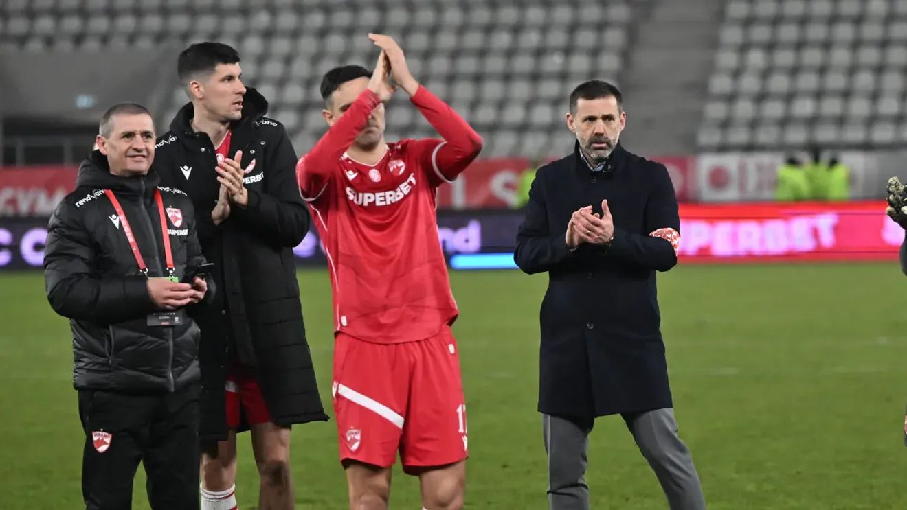 Zeljko Kopic l-a lăsat acasă pe Stipe Perica. Șefii lui Dinamo speră să-l vândă zilele viitoare, însă atacantul a refuzat mai multe oferte. „Câștiga mai bine și nu a vrut să plece”