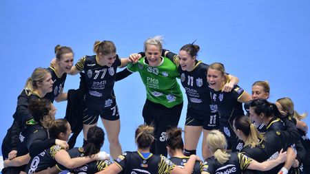 Helle Thomsen nu e mulțumită, dar vede partea plină a paharului. În schimb, o vedetă a CSM-ului a spus lucrurilor pe nume: "Nu e suficient să luăm mingea, să pasăm de două ori și apoi să aruncăm"