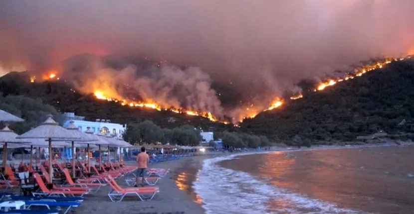 Grecia, din nou în flăcări! 1000 de persoane au fost evacuate din hoteluri şi de pe plaje