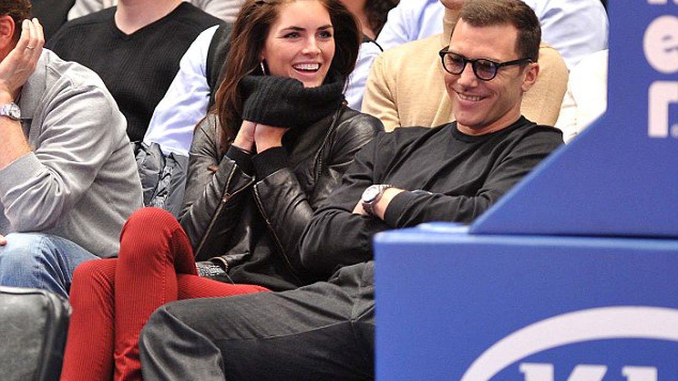 
Logodnica lui Sean Avery și-a descoperit spatele. Cum arată după tratamentul urmat