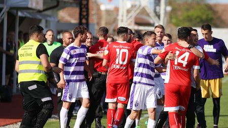 Fotbal = suporteri! ASU Poli Timișoara s-a retras de pe teren din derby-ul cu UTA pentru a fi alături de fani. Ziua în care rivalii au făcut pace