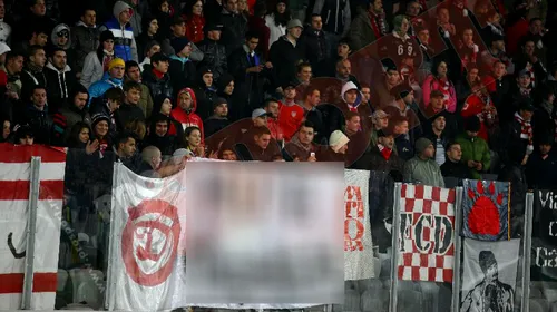 FOTO** Dinamoviștii nu l-au uitat pe Adrian Cristea! Mesajul afișat de fani care l-a făcut de râs în fața Biancăi :)