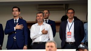 Prima reacție a FRF, după ce Generația de Aur l-a ales pe Lupescu drept adversar al lui Burleanu: "O bucurie extraordinară!" Florin Prunea, atacat