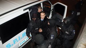 Becali, deferit justiției** pentru sechestrare de persoane