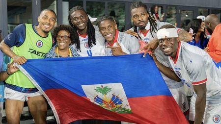 CM 2026 Haiti joacă la Campionatul Mondial cu steagul Poloniei pe piept pentru ceva ce s-a întâmplat acum mai bine de 200 de ani
