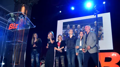 Naționala feminină de tenis de masă, halterofila Loredana Toma, Andreea Răducan și Andrei Roșu, premiați la Gala Valorilor de România