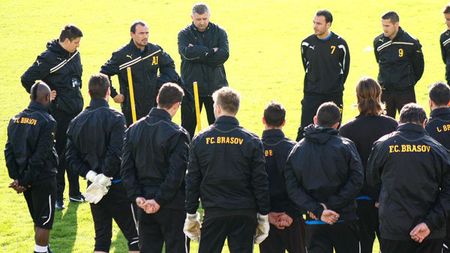 FC Brașov își prezintă lotul pentru sezonul 2012 - 2013,** duminică, în Piața Sfatului