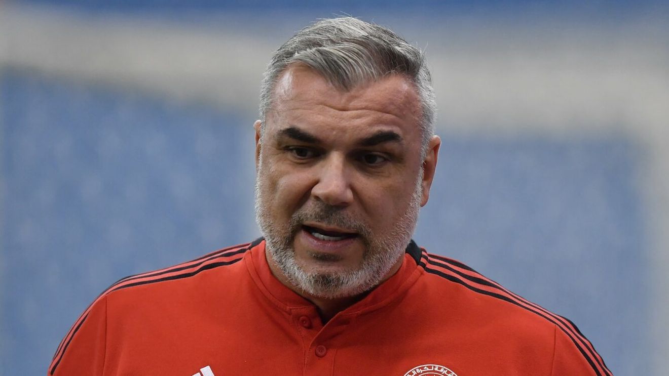 Cosmin Olăroiu nu s-a mai putut abține, din cauza arbitrilor. Imaginile cu el au apărut la TV, în Emirate