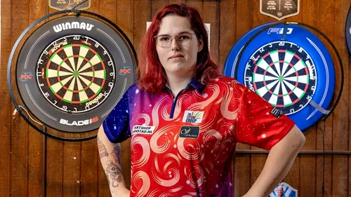 Un nou caz Imane Khelif: o jucătoare trans de darts a primit amenințări cu moartea şi colegele din națională s-au retras pentru că au refuzat să joace cu ea