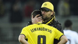Anunțul care provoacă un cutremur la Dortmund: "Lewandowski vine la Bayern în 2014!"