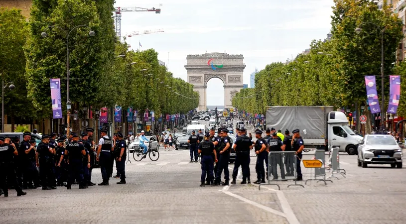Haos, aglomerație și trafic infernal înaintea deschiderii oficiale a Jocurilor Olimpice de la Paris! Sirenele se aud la tot pasul, poliția parcă e pe urmele tuturor, oamenii au fugit din oraș. Cum se pregătește Franța de cel mai mare eveniment sportiv al anului. EXCLUSIV