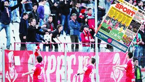 NU mai apărați HULIGANII!** Fotbaliștii, bodyguarzi pentru ULTRAȘI! Realități INCREDIBILE din fotbalul românesc