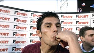 "Prefer să mă bat cu Totti, decât cu porcul de Crăciun!" :)