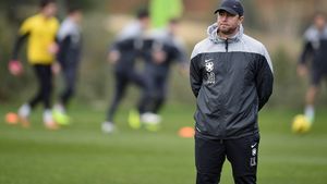 Reghecampf explică de ce au lipsit Popa și Stanciu de la amicalul cu Sturm Graz: "Au probleme." Cum a reușit să-l transfere pe Gebhart: "Altfel, ar fi fost foarte greu să luăm un asemenea jucător"