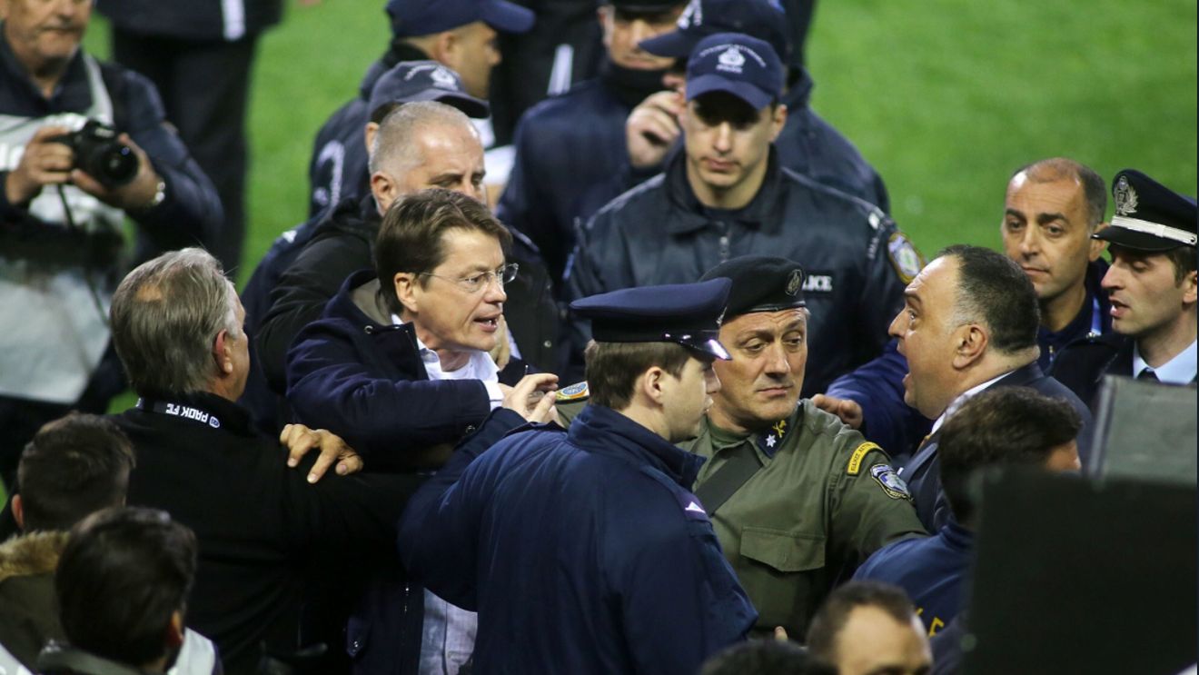 UEFA le-a declarat război cluburilor care nu-și pot stăpâni ultrașii: întâlnire de urgență după scenele ireale din Grecia