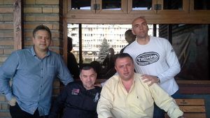 
Doroftei, în ring cu selecționerul naționalei de polo, Dejan Stanojevic