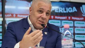 Ce s-a întâmplat la primul antrenament al lui Marius Şumudică la Rapid Bucureşti