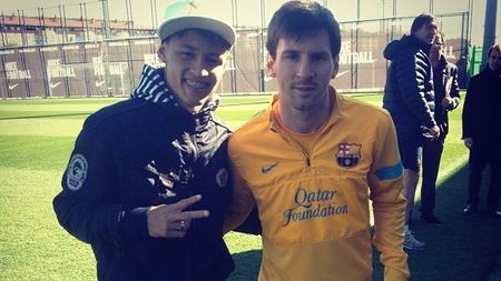 "E cel mai bun din lume, e idolul meu!"** Pe cine au văzut fanii alături de Messi. Catalanii și-au dat coate! FOTO Poza care a pus pe jar Barcelona