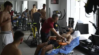 Vacanța a luat sfârșit la Poli Iași. Elevii lui Tony da Silva s-au reunit pentru a efectua vizita medicală. VIDEO