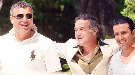 Gigi Becali: "Oli, mă ajuți?"