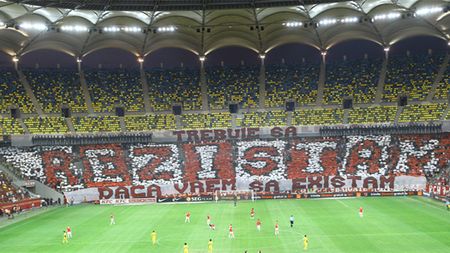 Ședință la Săftica. Galeria lui Dinamo a mers în cantonament pentru a discuta cu Flavius Stoican: "Am vrut să auzim de la el ce i-au transmis conducătorii"