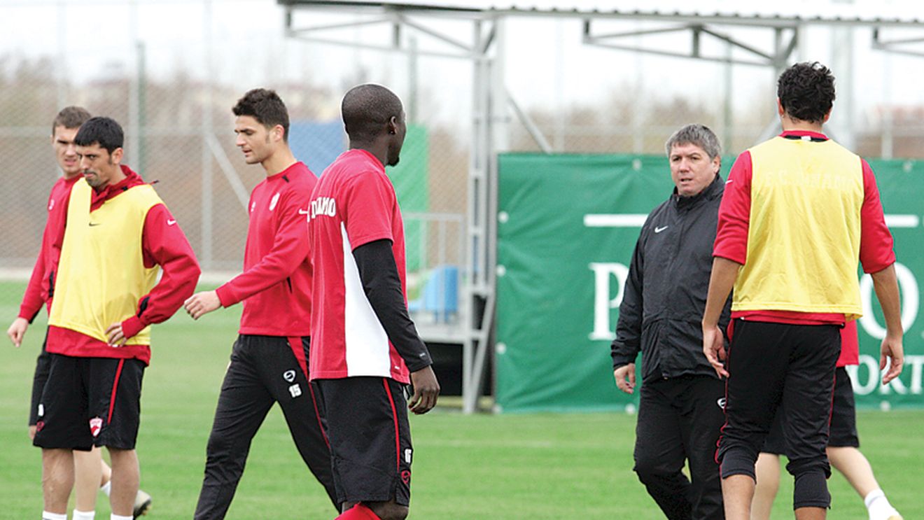 „Mircea, sună-mă!"