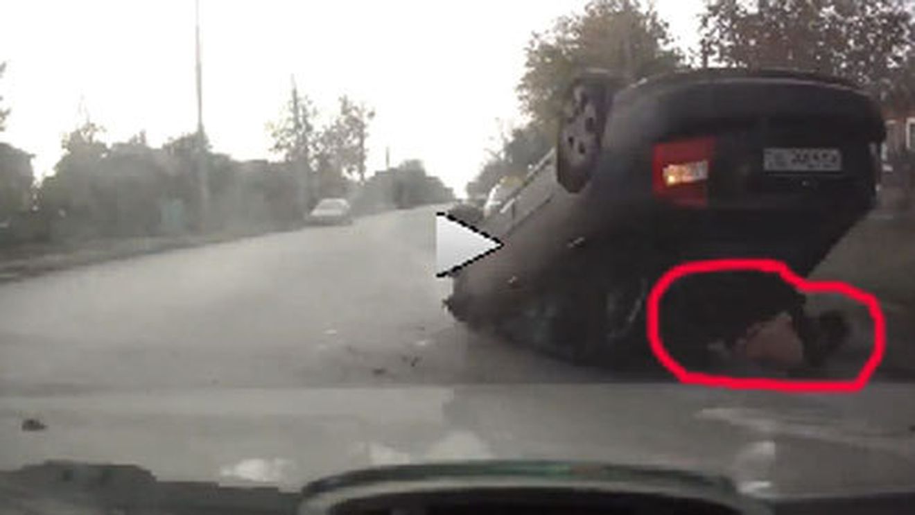 VIDEO:** Trei tineri au scăpat ca prin minune dintr-un grav accident rutier