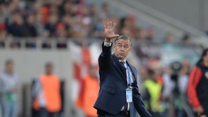 De ce nu mai apare Laurențiu Reghecampf în public! Anamaria Prodan: „E maimuța țării să-l scot de lesă pe plajă?”